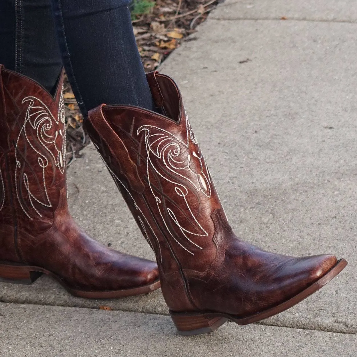 Broad Square Toe Women's Cowgirl Boots M50037