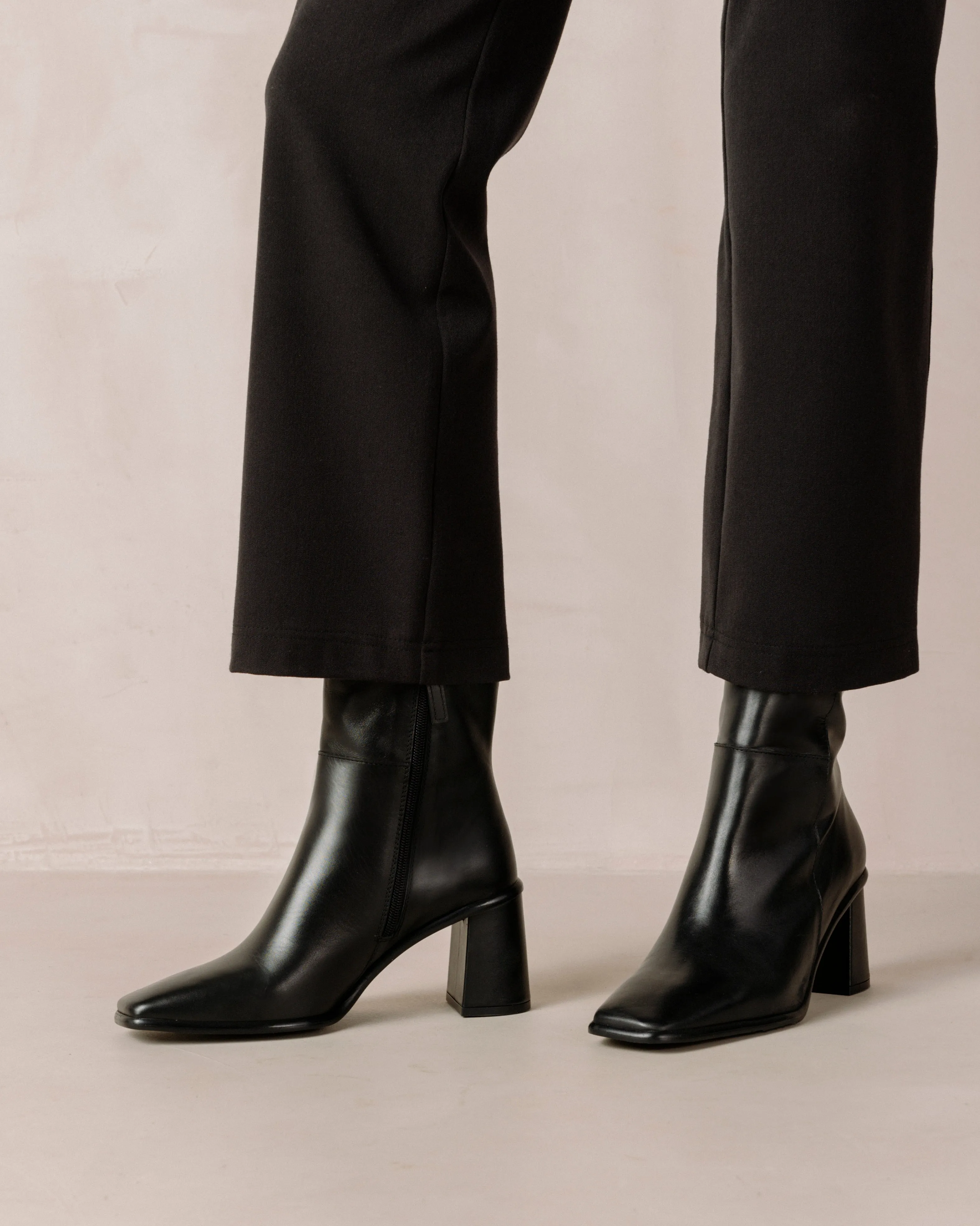 West Leather Ankle Boots Total Black